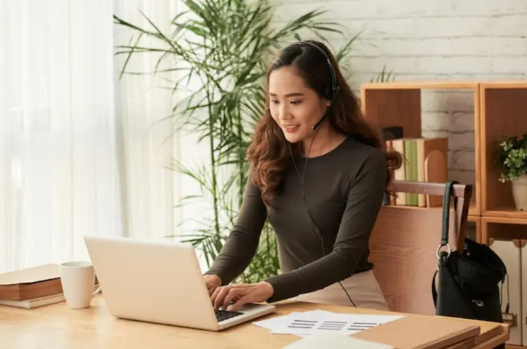 How Virtual Assistants Can Transform Your Small Business